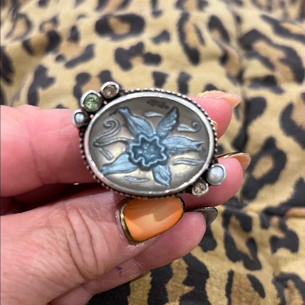 Vintage-Inspired Silver Flower Statement Ring - Blue Gray Flower